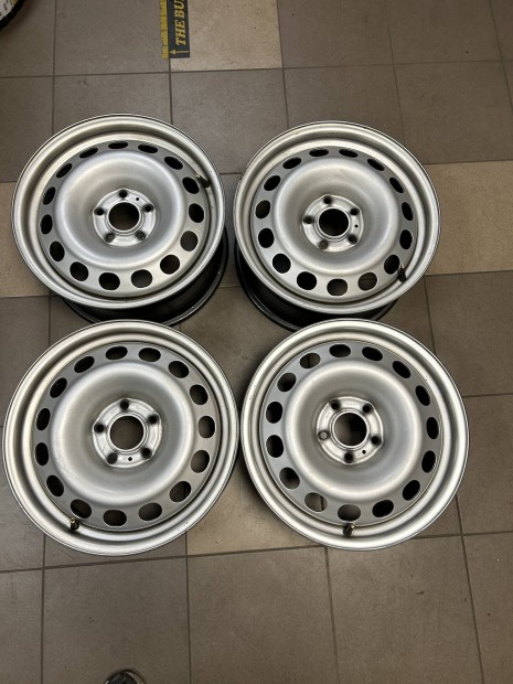 Elad 5x108 r16 lemezfelni!