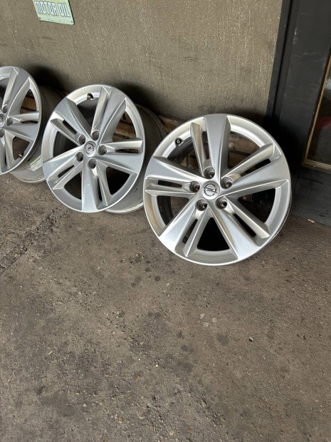 Elad 5x108 r17 gyri Opel alufelni szett!