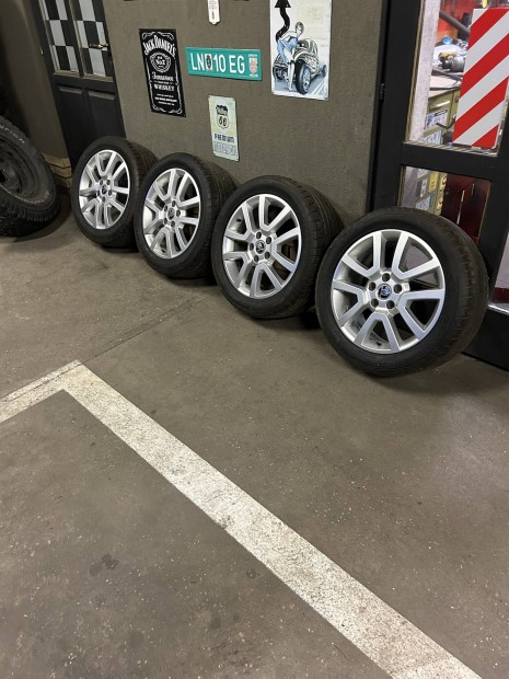 Eladó 5x112 r17 gyári Skoda alufelni!