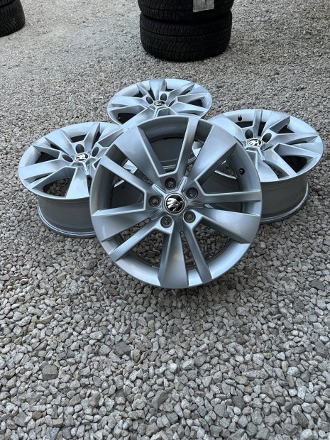 Eladó 5x112 r17 gyári Skoda alufelni szett!