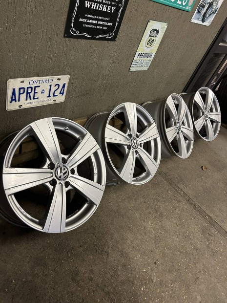 Eladó 5x112 r18 alufelni VW vagy Skoda kupakkal!