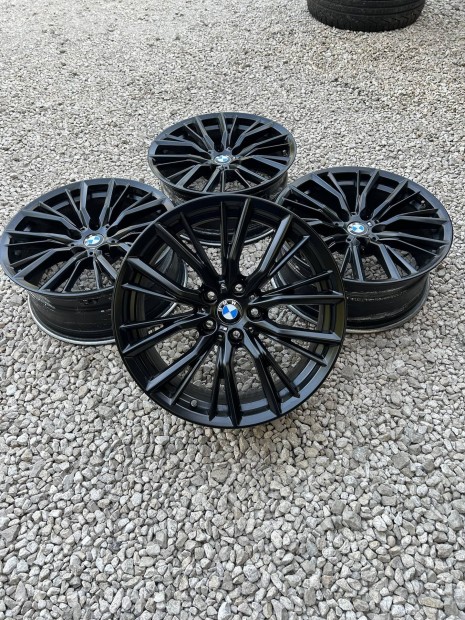 Eladó 5x112 r18 gyári BMW Style 796M alufelni szett!