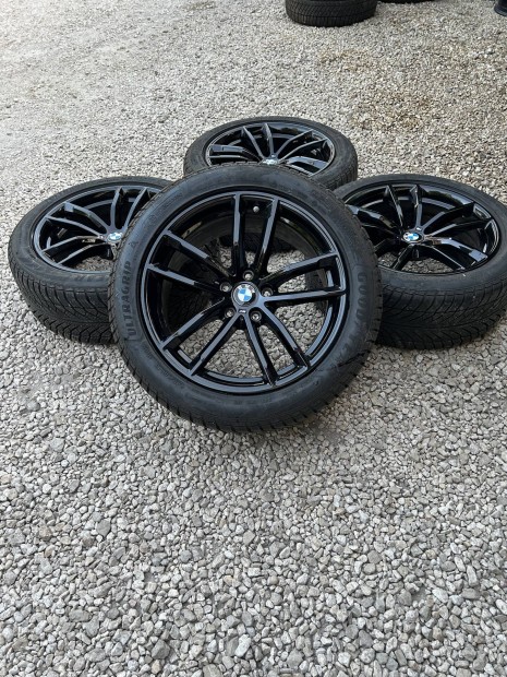 Eladó 5x112 r18 gyári BMW "Style 662M" alufelni tél gumival!