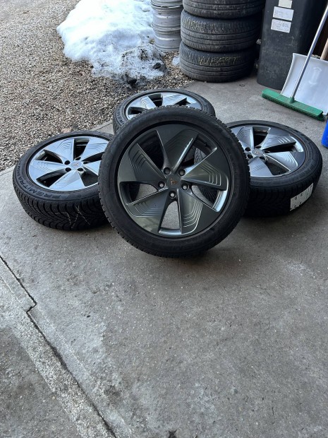 Elad� 5x112 r18 gy�ri Cupra Born alufelni szett!