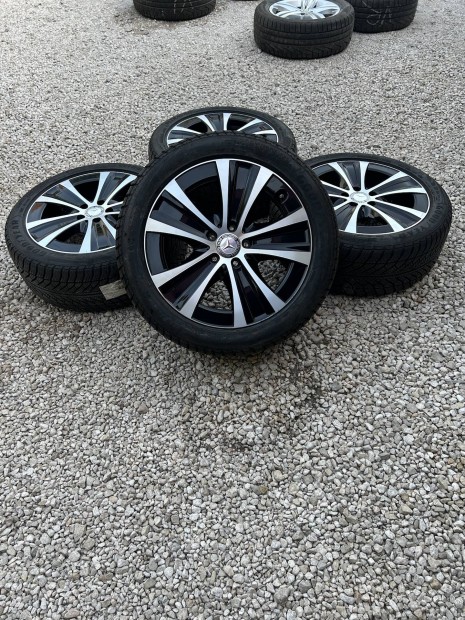 Eladó 5x112 r18 gyári Mercedes alufelni szett téli gumival!
