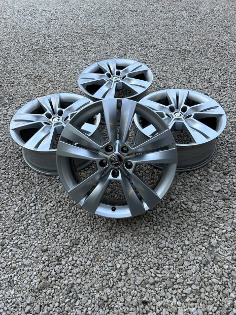 Eladó 5x112 r18 gyári Skoda "Mytikas" alufelni szett!