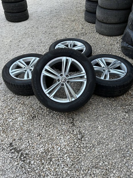 Eladó 5x112 r18 gyári VW Tiguan Sebring alufelni téli gumival!