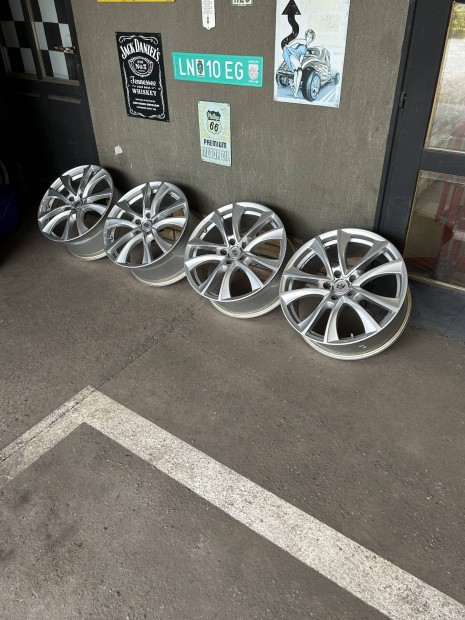 Eladó 5x112 r19 alufelni!