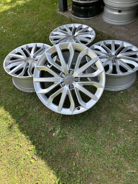 Eladó 5x112 r19 gyári Audi alufelni!