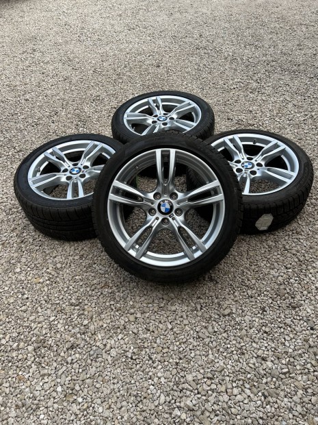 Eladó 5x120 r18 gyári BMW Style 400M alufelni szett téli gumival!
