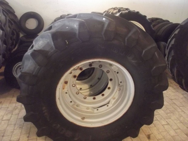 Elad 600 / 70 R 28 ferguson traktor els szerelt kerk