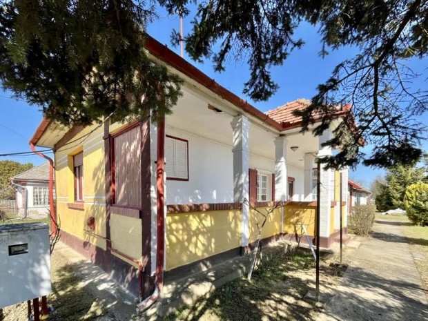 Eladó 60 nm-es Családi ház Tápióság