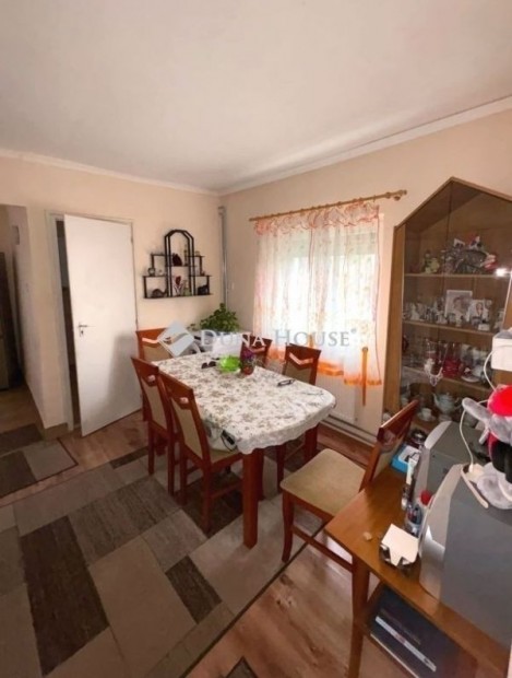 Elad� 60 nm-es h�z Debrecen