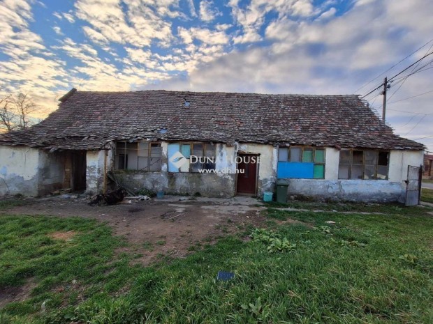 Elad� 60 nm-es h�z Nagyhars�ny