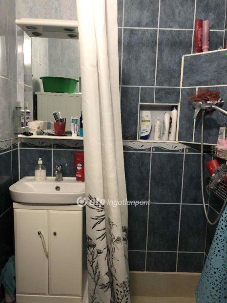 Elad� 60 nm-es lak�s Ajka