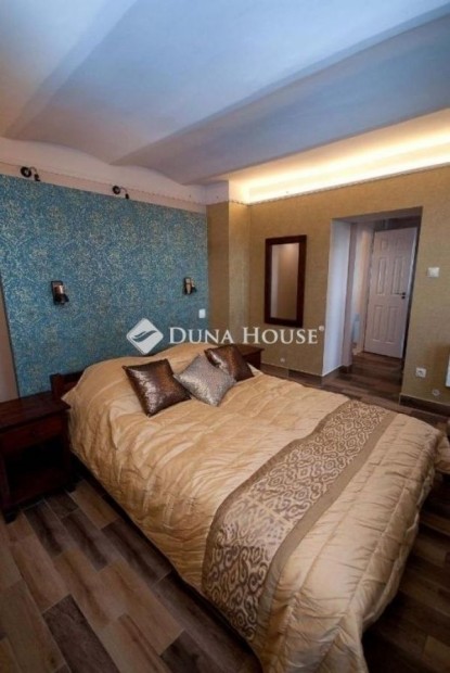 Elad� 60 nm-es lak�s P�cs