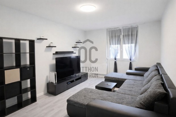 Elad� 60 nm-es lak�s Sz�kesfeh�rv�r