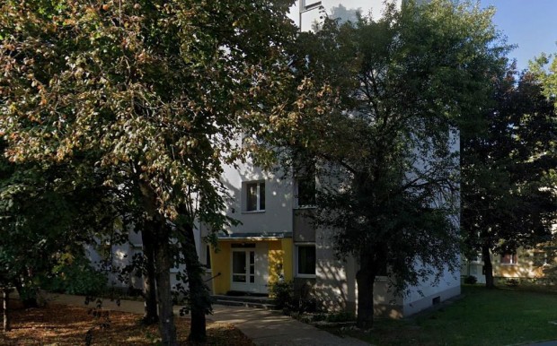 Elad� 60 nm-es lak�s Veszpr�m