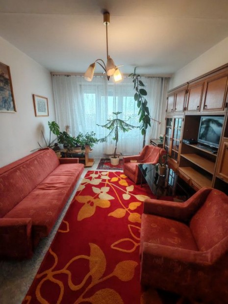 Elad� 60 nm-es panel lak�s Szeged Retek utca