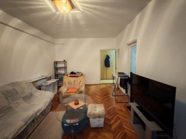 Elad� 60 nm-es t�gla lak�s Szeged H�bi�rt Basa utca