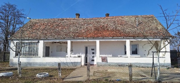 Eladó 61 nm-es Újszerű állapotú Családi ház Kiskőrös Boranal kft.