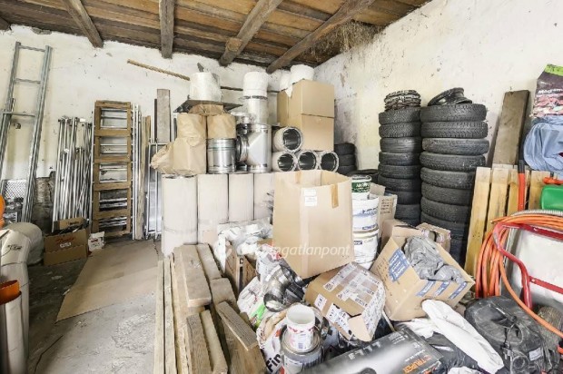 Elad� 61 nm-es h�z Egersz�l�t