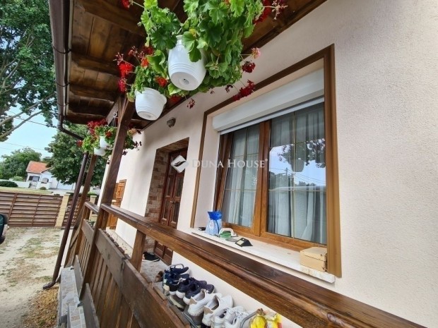 Elad� 61 nm-es h�z T�alm�s