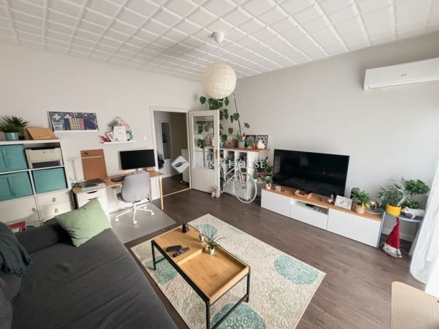 Elad� 61 nm-es lak�s Si�fok