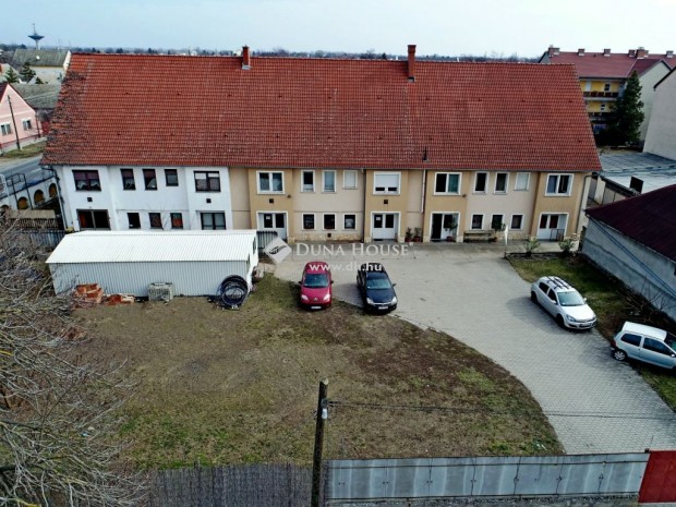 Elad� 620 nm-es lak�s Baja