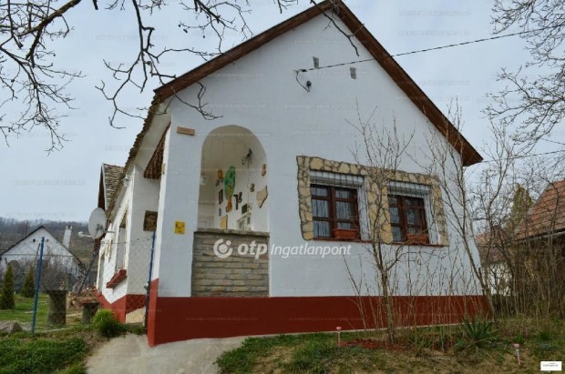 Elad� 62 nm-es h�z Decs