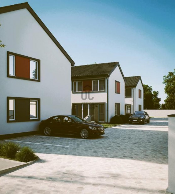 Elad� 62 nm-es lak�s Cegl�d