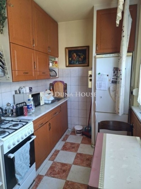 Elad� 62 nm-es lak�s Sz�kesfeh�rv�r