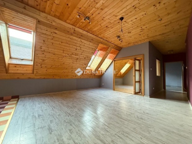 Elad� 62 nm-es lak�s Sz�kesfeh�rv�r