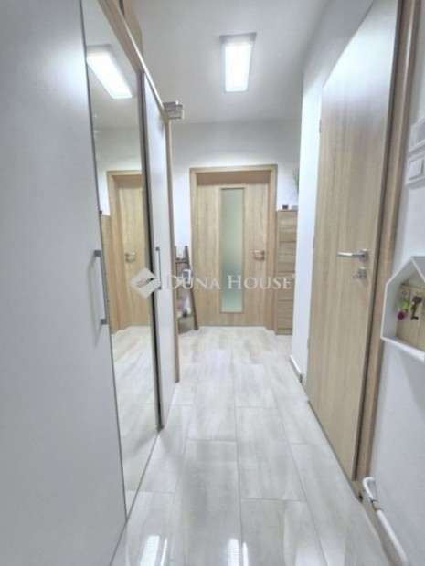 Elad� 63 nm-es lak�s P�cs