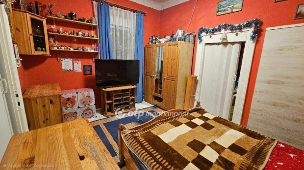 Elad� 64 nm-es h�z Eger