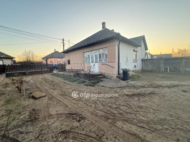 Elad� 64 nm-es h�z �jfeh�rt�