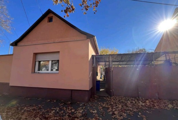 Elad� 65 nm-es Fel�j�tand� Csal�di h�z Debrecen