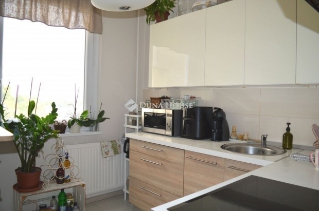 Elad� 65 nm-es lak�s Debrecen