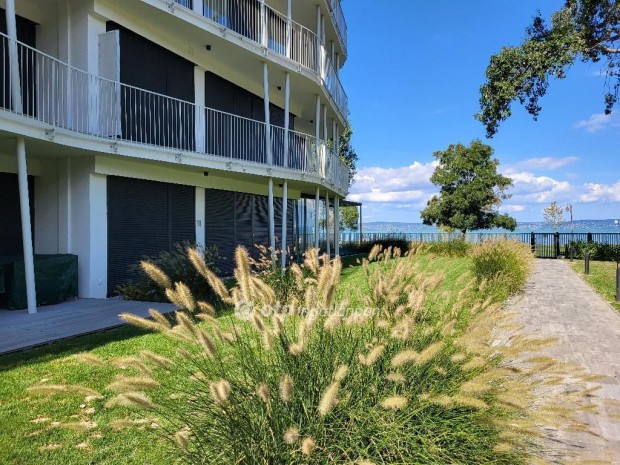 Elad� 65 nm-es lak�s Si�fok