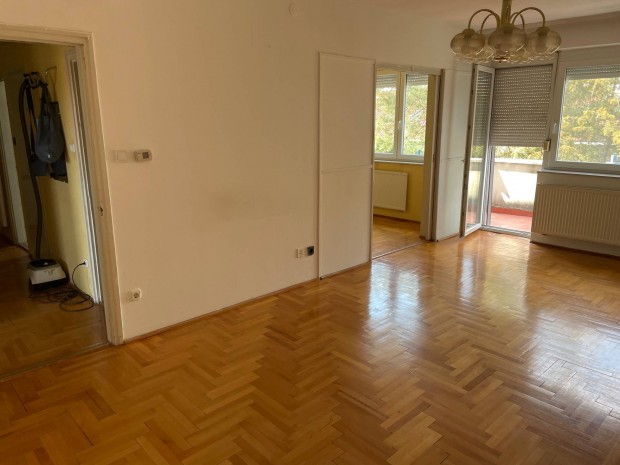 Elad� 65nm-es t�gla lak�s plusz gar�zs. �jpest Megyer