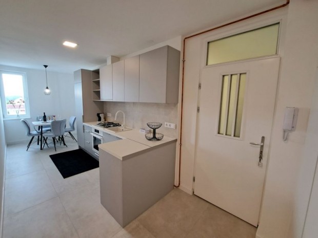 Eladó 66 m2-es 2 szobás lakás Pécs- Belváros