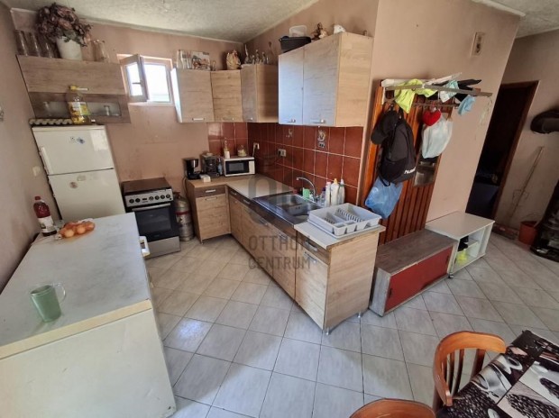 Elad� 66 nm-es h�z Cegl�d