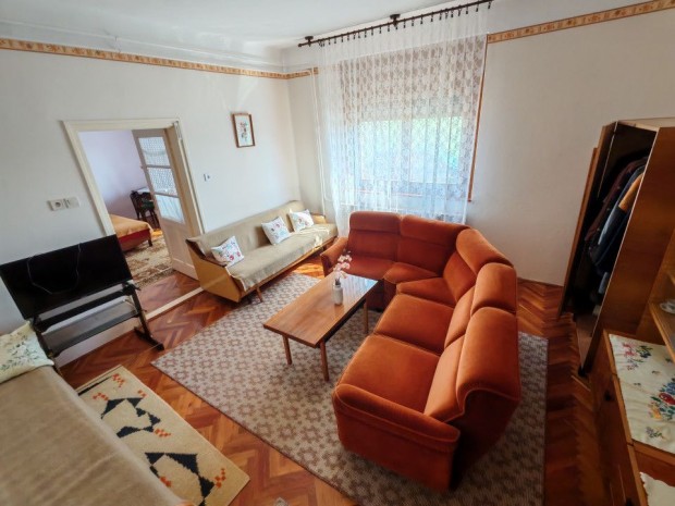 Elad� 67 nm-es Fel�j�tott Csal�di h�z Maroslele D�zsa Gy�rgy utca