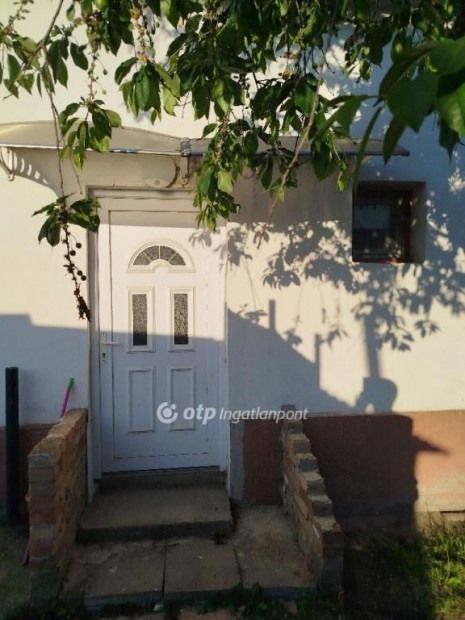 Elad� 67 nm-es h�z Moh�cs