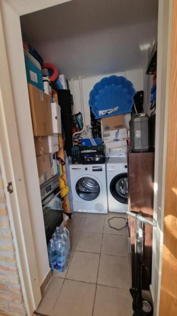 Elad� 67 nm-es h�z Moh�cs