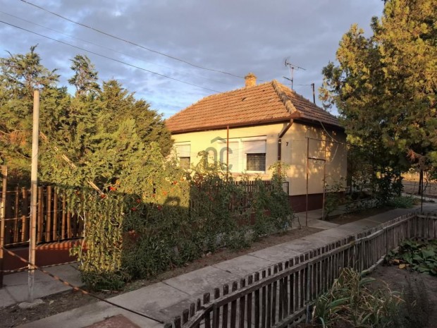 Elad� 67 nm-es h�z T�rtel