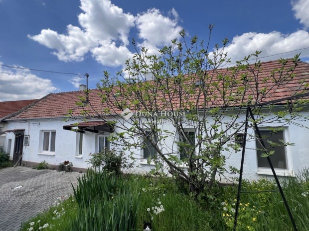Eladó 67 nm-es ház Veszprém