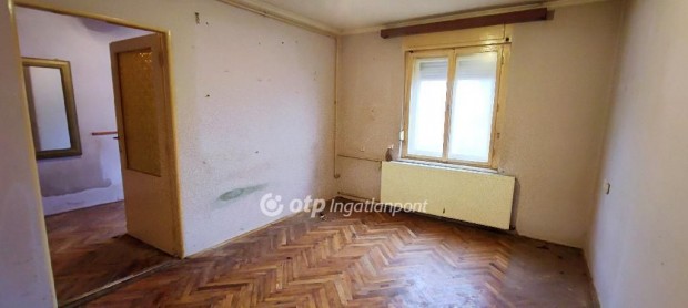 Elad� 68 nm-es h�z Abda