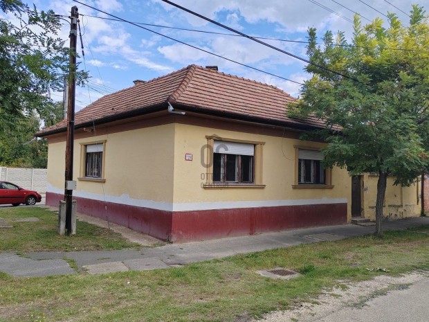 Elad� 68 nm-es h�z Cegl�d