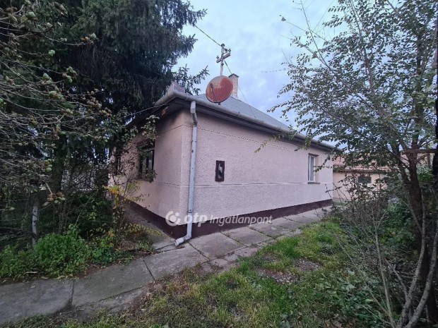 Eladó 68 nm-es ház Debrecen